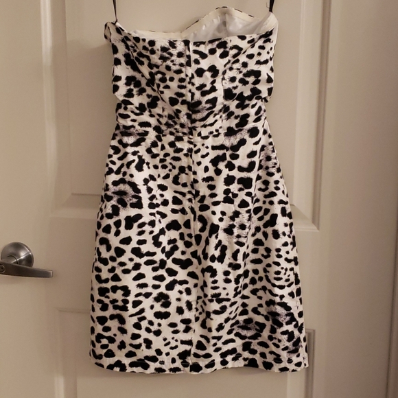 Dress - Picture 4 of 4